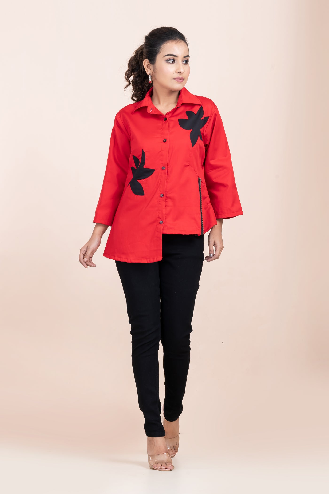FLOWER APPLIQUE  RED SHIRT